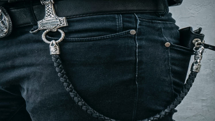 Is a Wallet Chain a Good Fit for Your Style?
