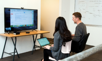 Why you need free-standing screens for your office.