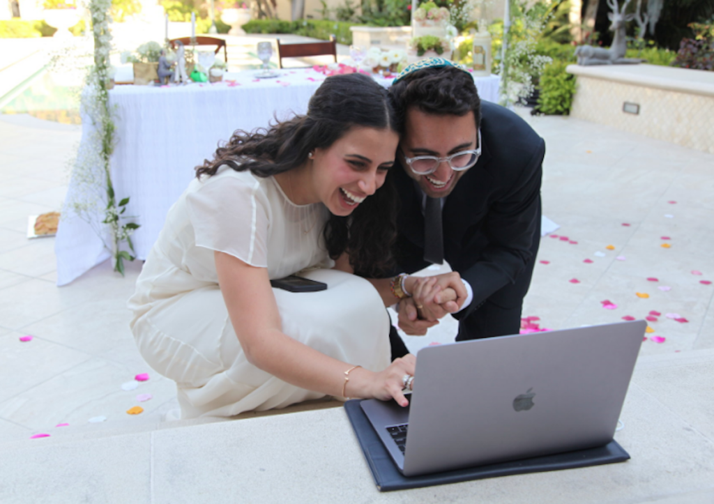 Step by step instructions to Live Stream Your Wedding