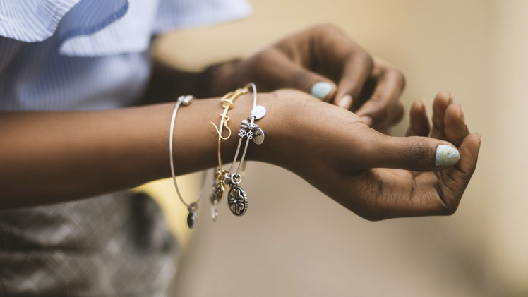 THINGS TO CONSIDER WHEN BUYING JEWELRY