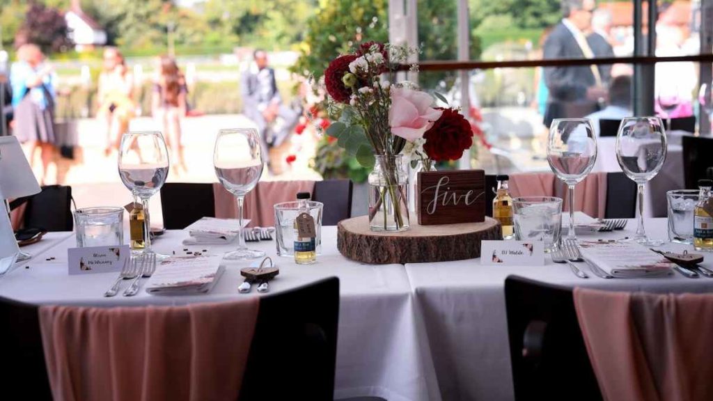 What to Consider When Buying Tablecloths