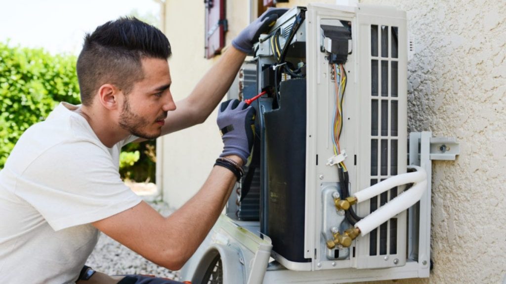 Surviving Houston Heatwaves Emergency AC Repair Tip